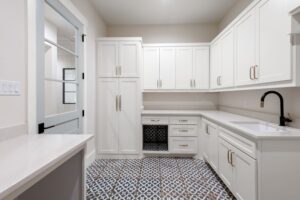 Spacious Utility Room with Ample Storage & Built-In Sink